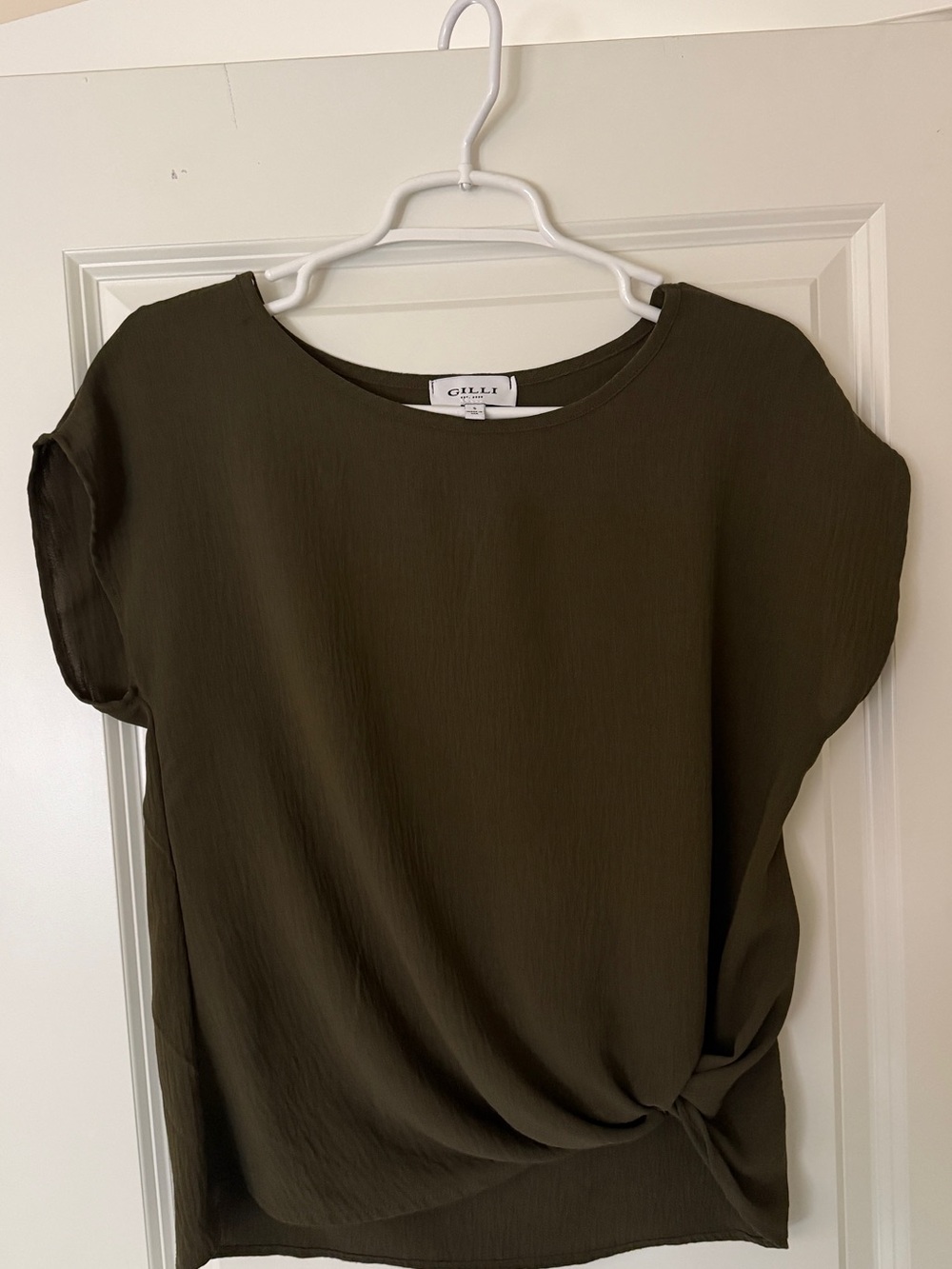 Gilli Olive Knot-Detail Short Sleeve Blouse